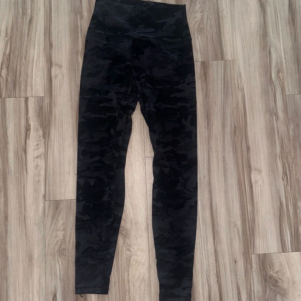 Lululemon Align 28” Black Camo Leggings Size:6